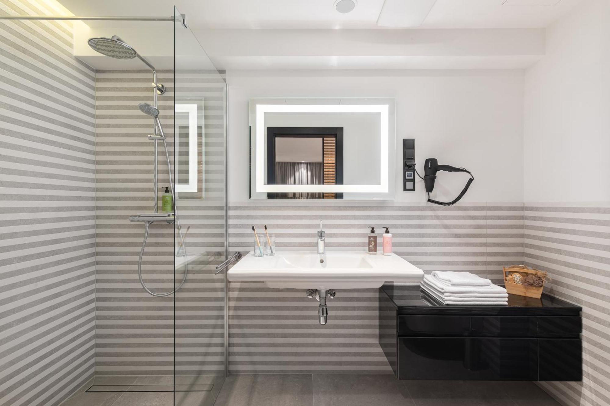 Deo Plaza - Old Town By Rent Like Huoneistohotelli Gdańsk